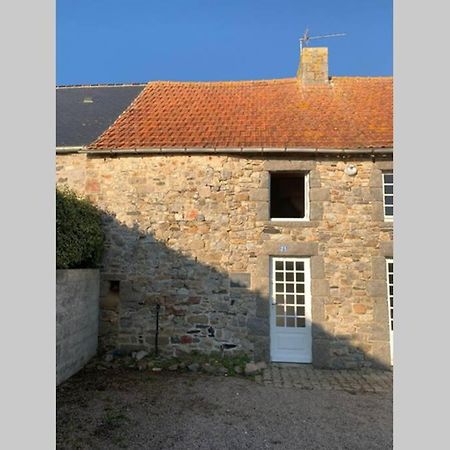 Sciotot - Bord De Mer - La Petite Maison Les Pieux Екстер'єр фото