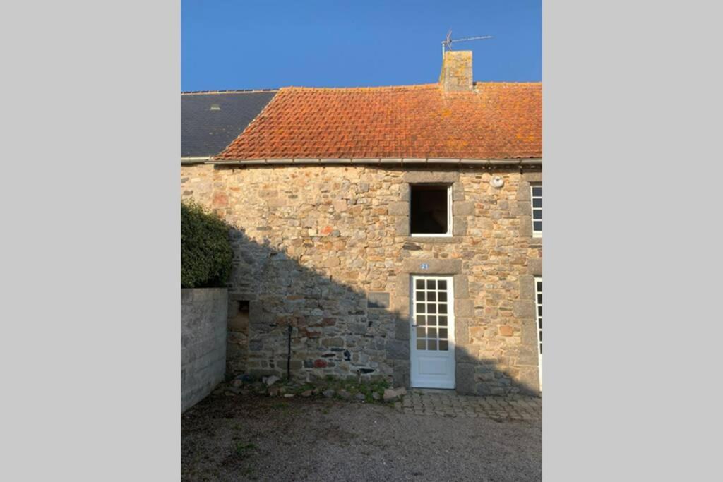 Sciotot - Bord De Mer - La Petite Maison Les Pieux Екстер'єр фото